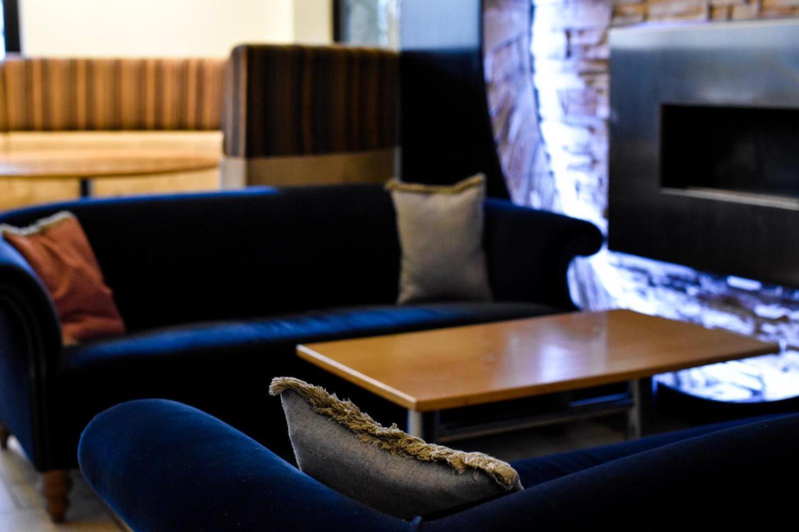 The Bluebell Hotel Neath Eksteriør bilde