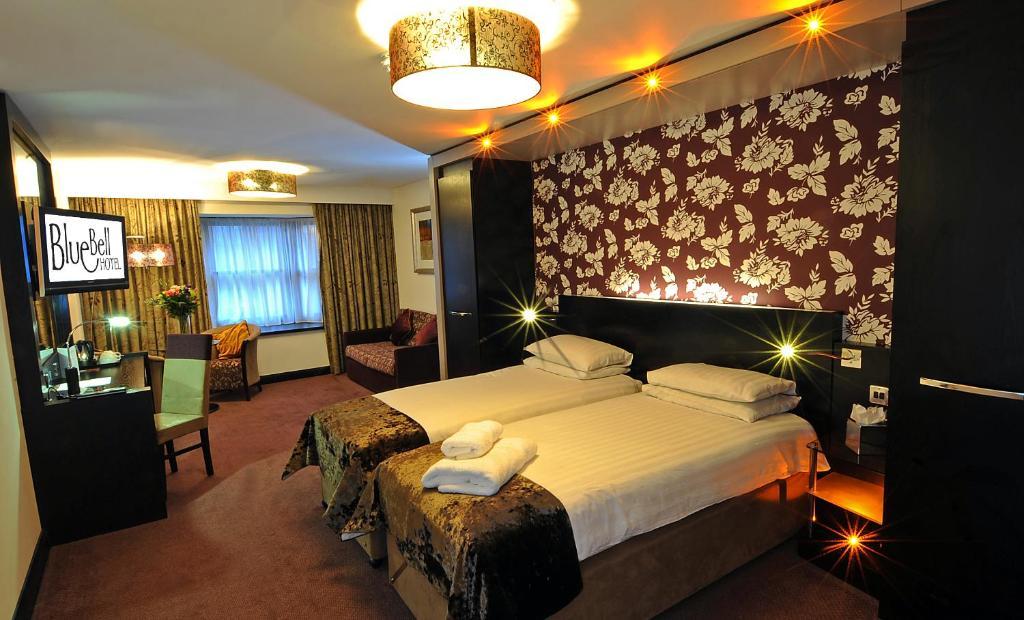 The Bluebell Hotel Neath Eksteriør bilde